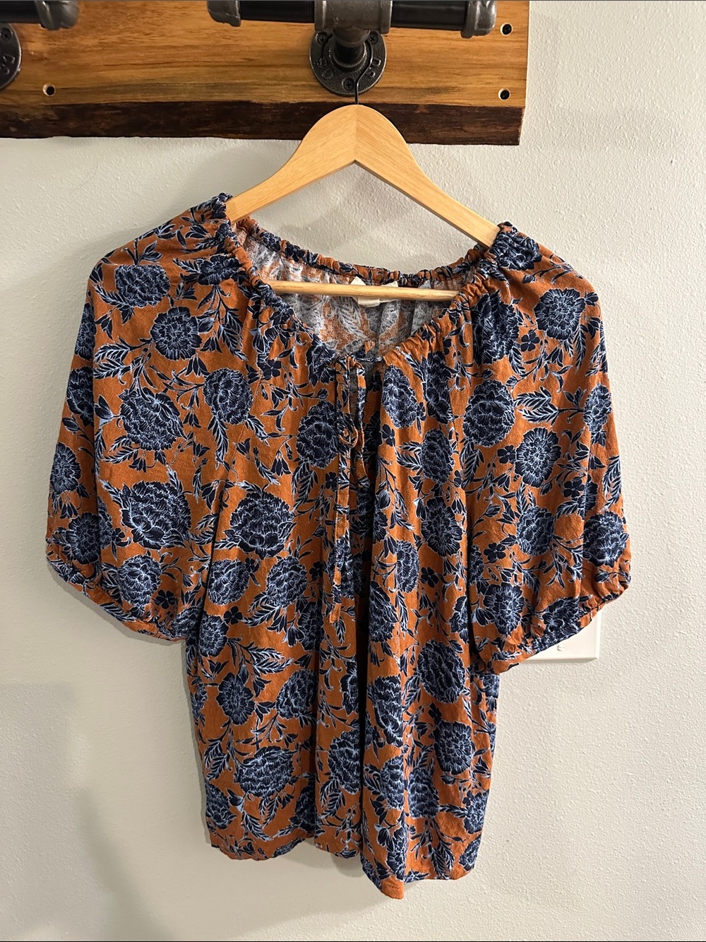 Women’s Floral Peasant Top - Rust with Black+Light Blue Floral Size XS